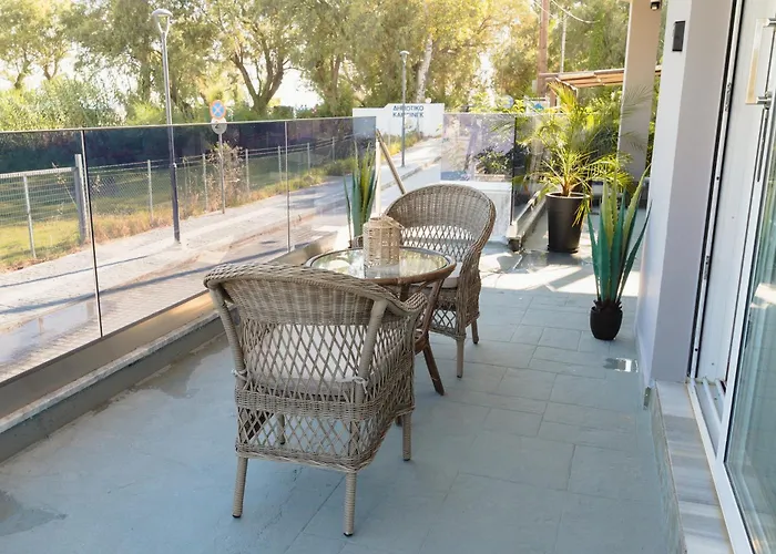 Апартаменты Melina Luxury Suites, Seaside Nests In *