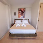 Melina Luxury Suites, Seaside Nests In