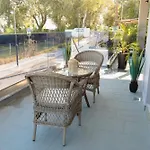 Apartment Melina Luxury Suites, Seaside Nests In *