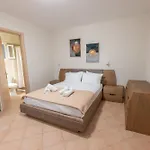 Melina Luxury Suites, Seaside Nests In