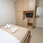 Melina Luxury Suites, Seaside Nests In *