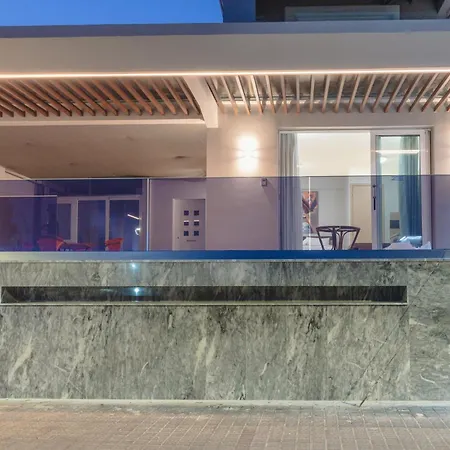 Melina Luxury Suites, Seaside Nests In דירה קורוטה