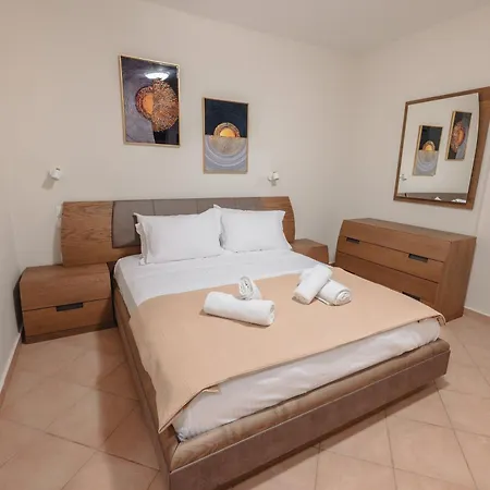 Melina Luxury Suites, Seaside Nests In דירה *