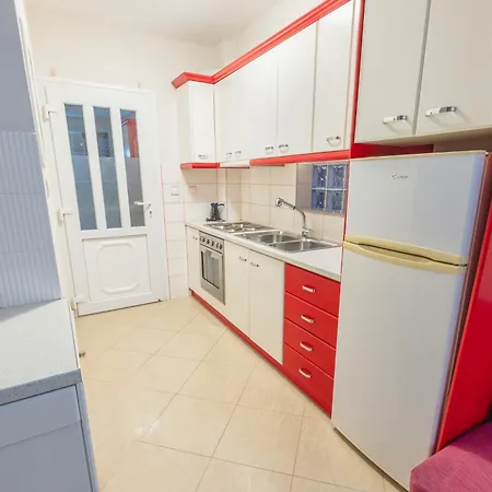 Melina Luxury Suites, Seaside Nests In דירה