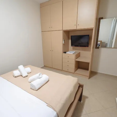 Melina Luxury Suites, Seaside Nests In *