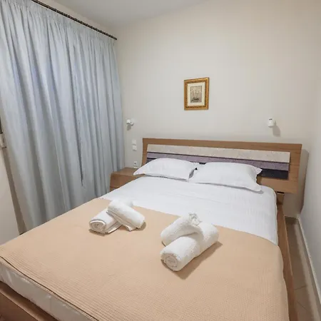 Melina Luxury Suites, Seaside Nests In דירה *