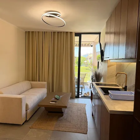 Melina Luxury Suites, Seaside Nests In דירה
