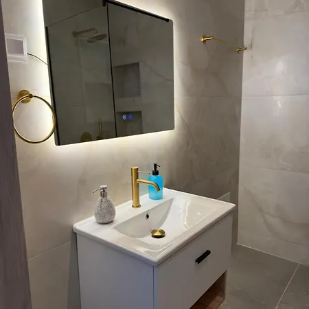 Melina Luxury Suites, Seaside Nests In דירה *