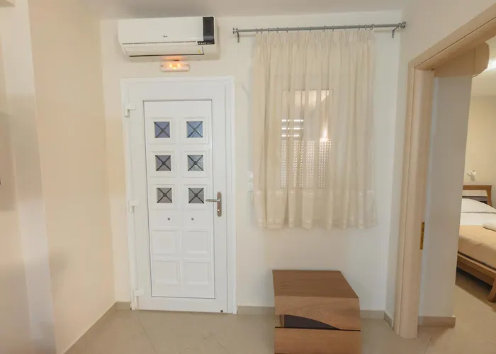 Melina Luxury Suites, Seaside Nests In * Kourouta
